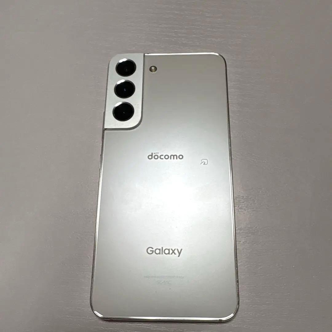 【美品】SAMSUNG Galaxy S22 SC-51C ファントムホワイト