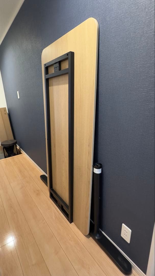 IKEA Bekant デスクー直接受け取りのみ