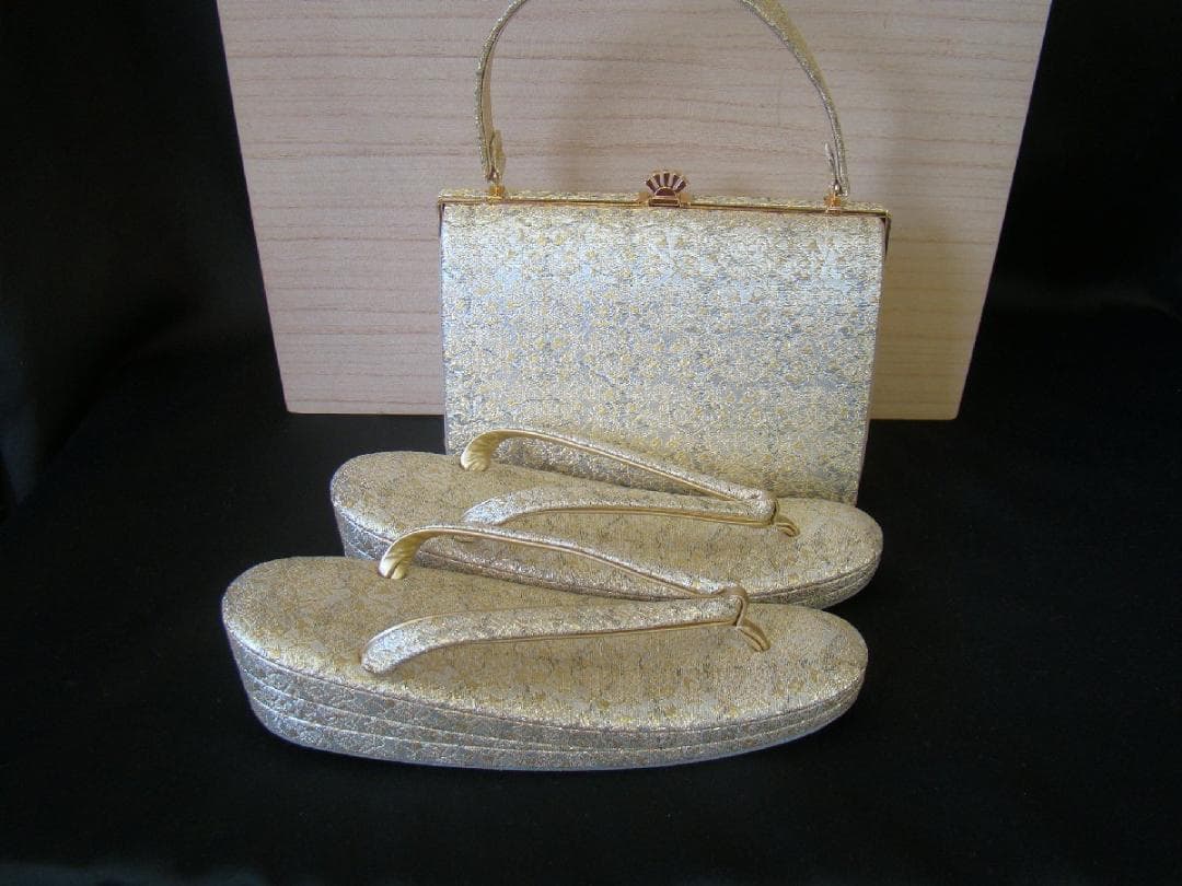 新古品 訪問着・礼装用 帯地 草履・バッグ セット Zs1002チョコ