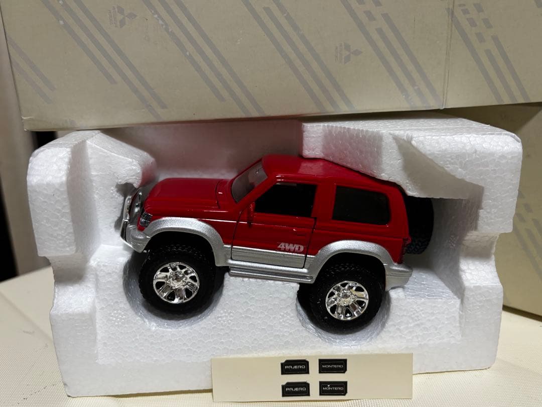 三菱パジェロミニ 非売品販促ミニカー 赤と紺の2台セット