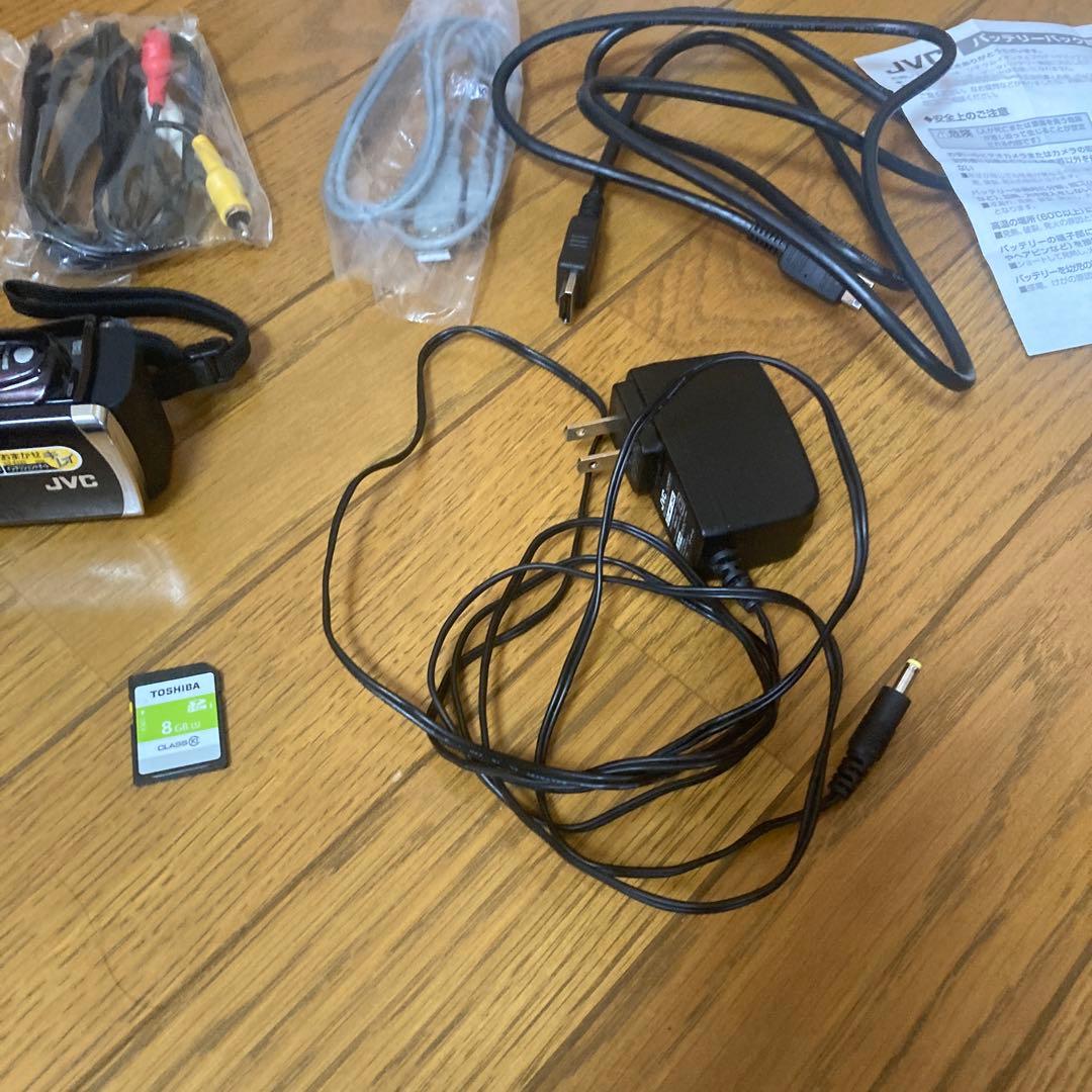 JVC GZ-E225 ビデオカメラ 本体 三脚付き