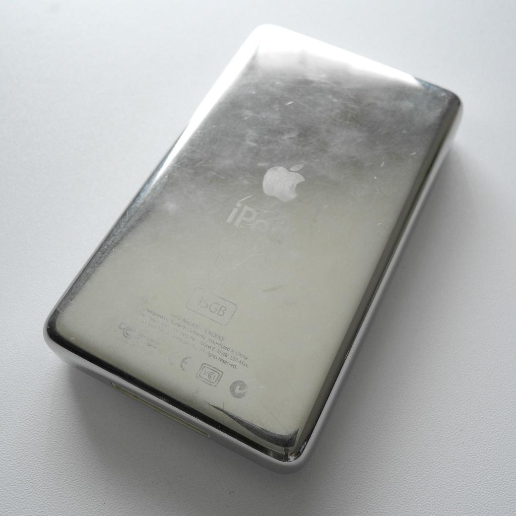 動作品　第3世代iPod　ACアダプター・ケーブル付き