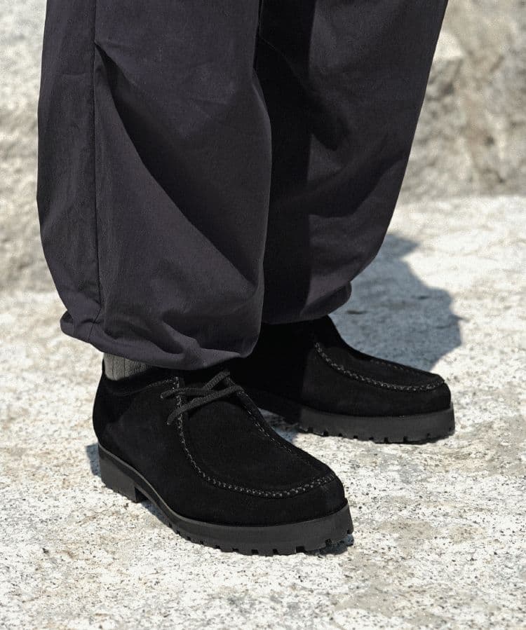 靴 shiun BLACK SUEDE MOCCASIN S