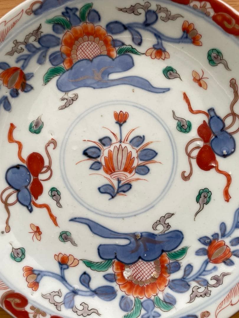 骨董　可愛らしい余白のある明治伊万里7寸