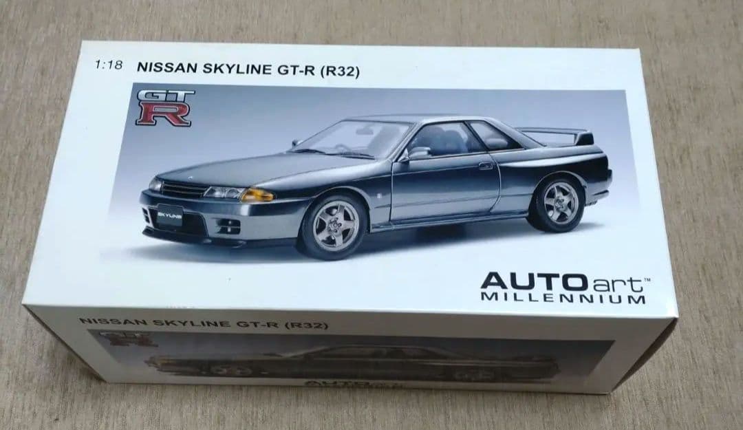 ミニカー NISSAN SKYLINE GT-R (R32) 1:18 AUTOart