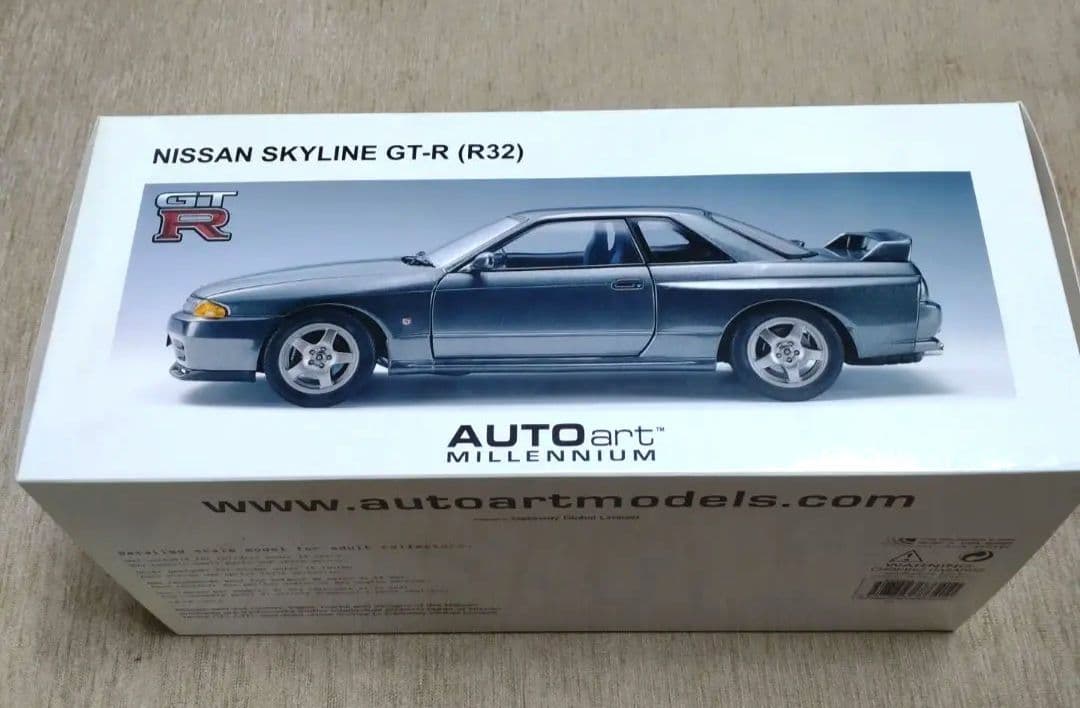 ミニカー NISSAN SKYLINE GT-R (R32) 1:18 AUTOart
