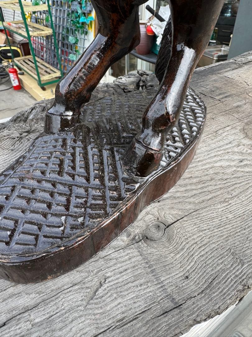 ドンキ・ホーテー　木像