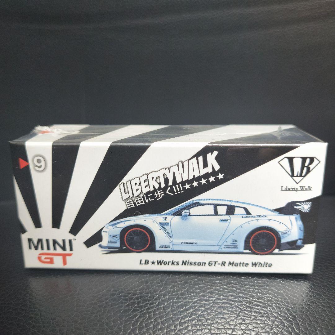 LIBERTYWALK LB Works Nissan GT-R マットホワイト