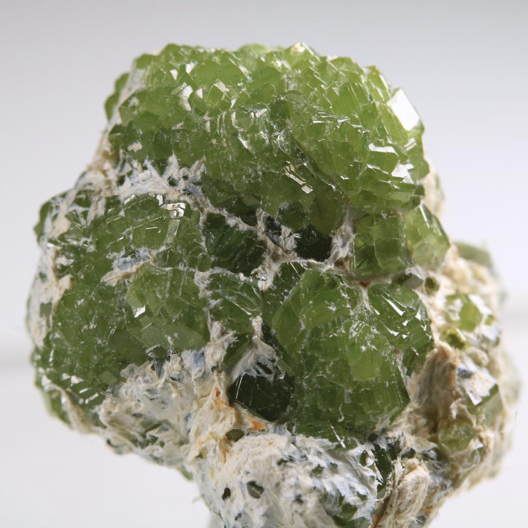 デマントイドガーネット ④ イタリア産 / 原石 天然石 鉱物標本 灰鉄柘榴石