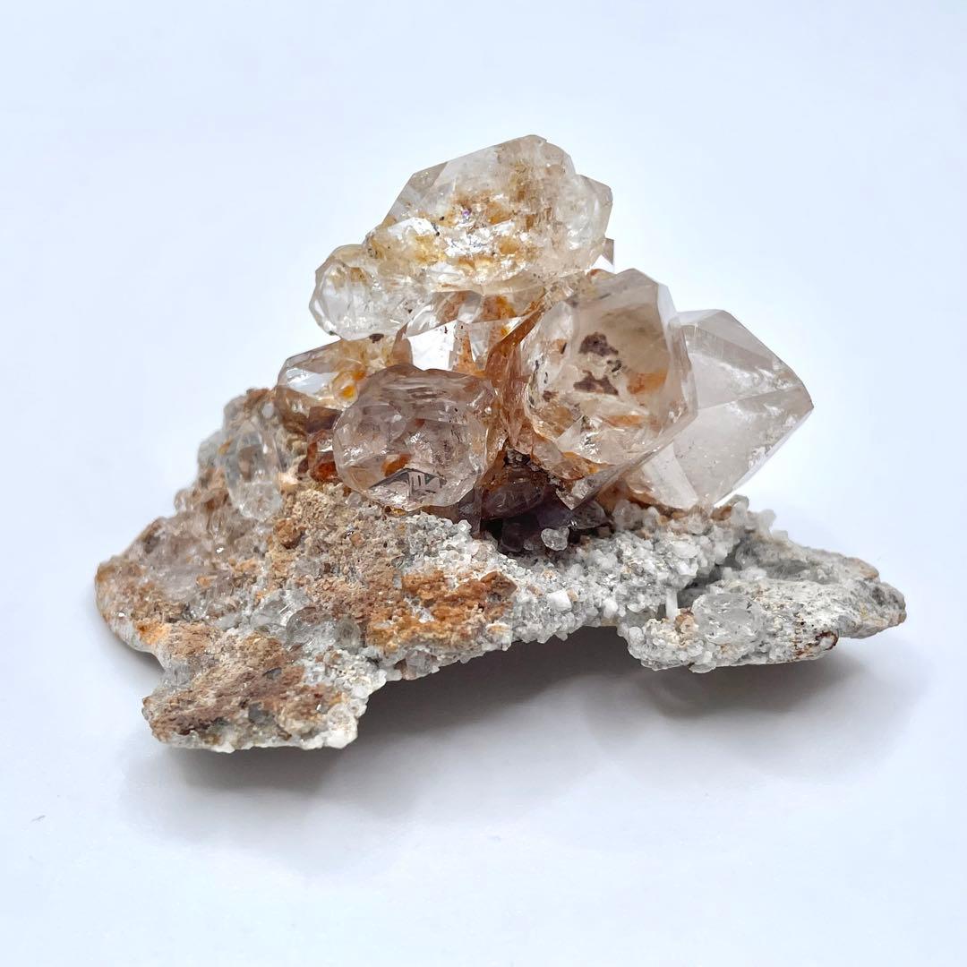 パキスタン産 クォーツ(水晶) 母岩付きクラスター 鉱物標本