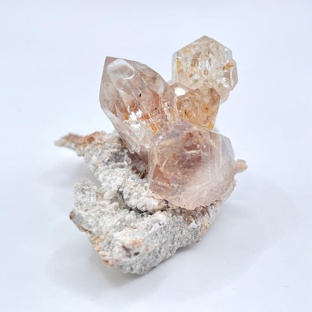 パキスタン産 クォーツ(水晶) 母岩付きクラスター 鉱物標本