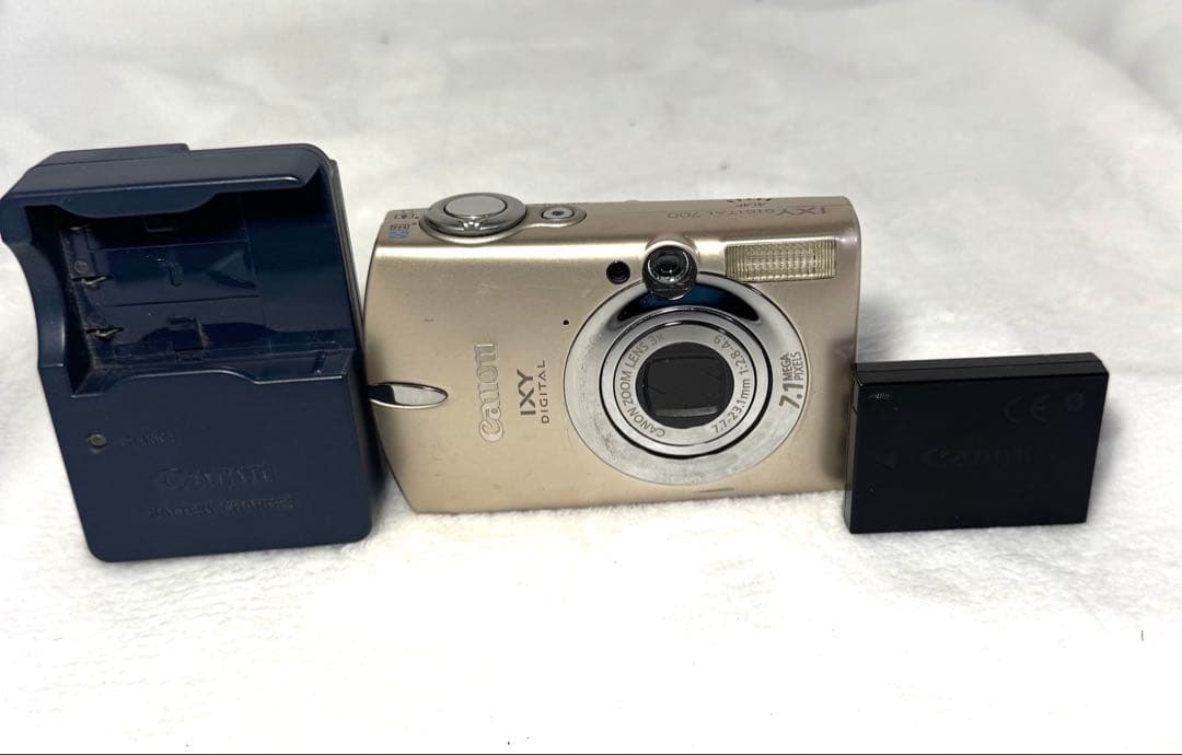 デジタルカメラ Canon IXY DIGITAL 700 #2776