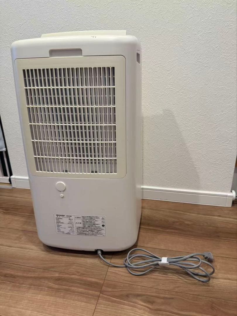 1ヶ月程度使用　SHARP 除湿機 CV-H120-W 2018年製　説明書付き