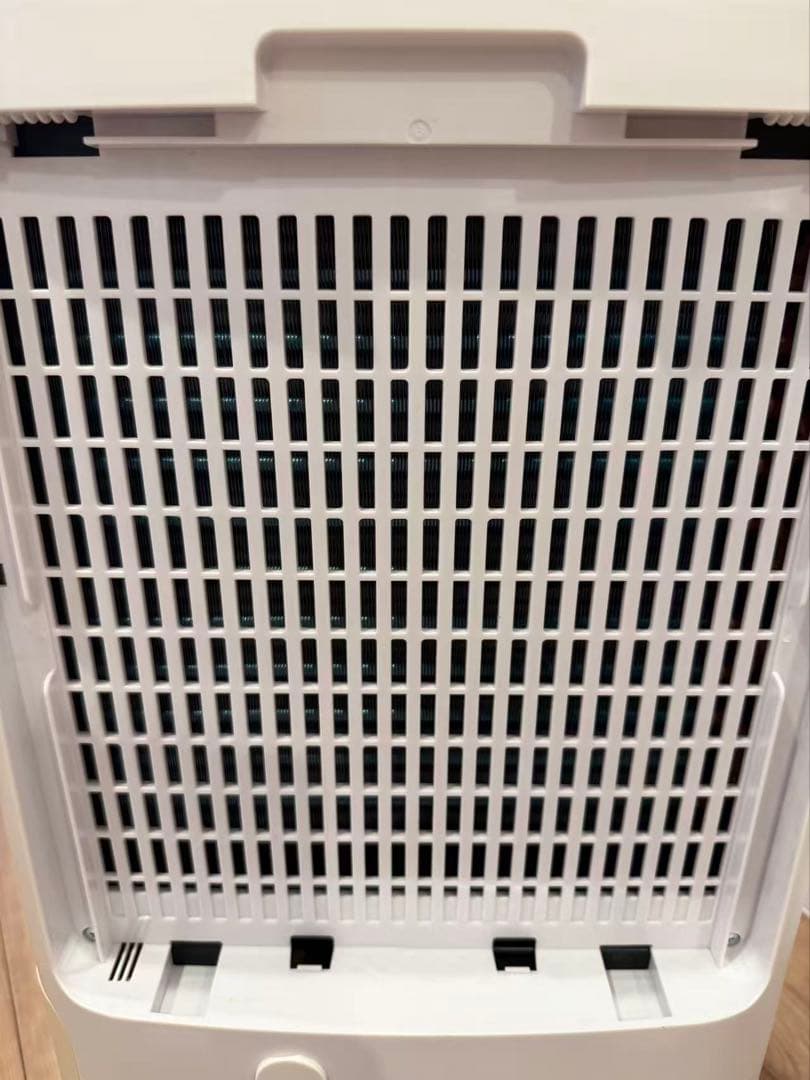 1ヶ月程度使用　SHARP 除湿機 CV-H120-W 2018年製　説明書付き