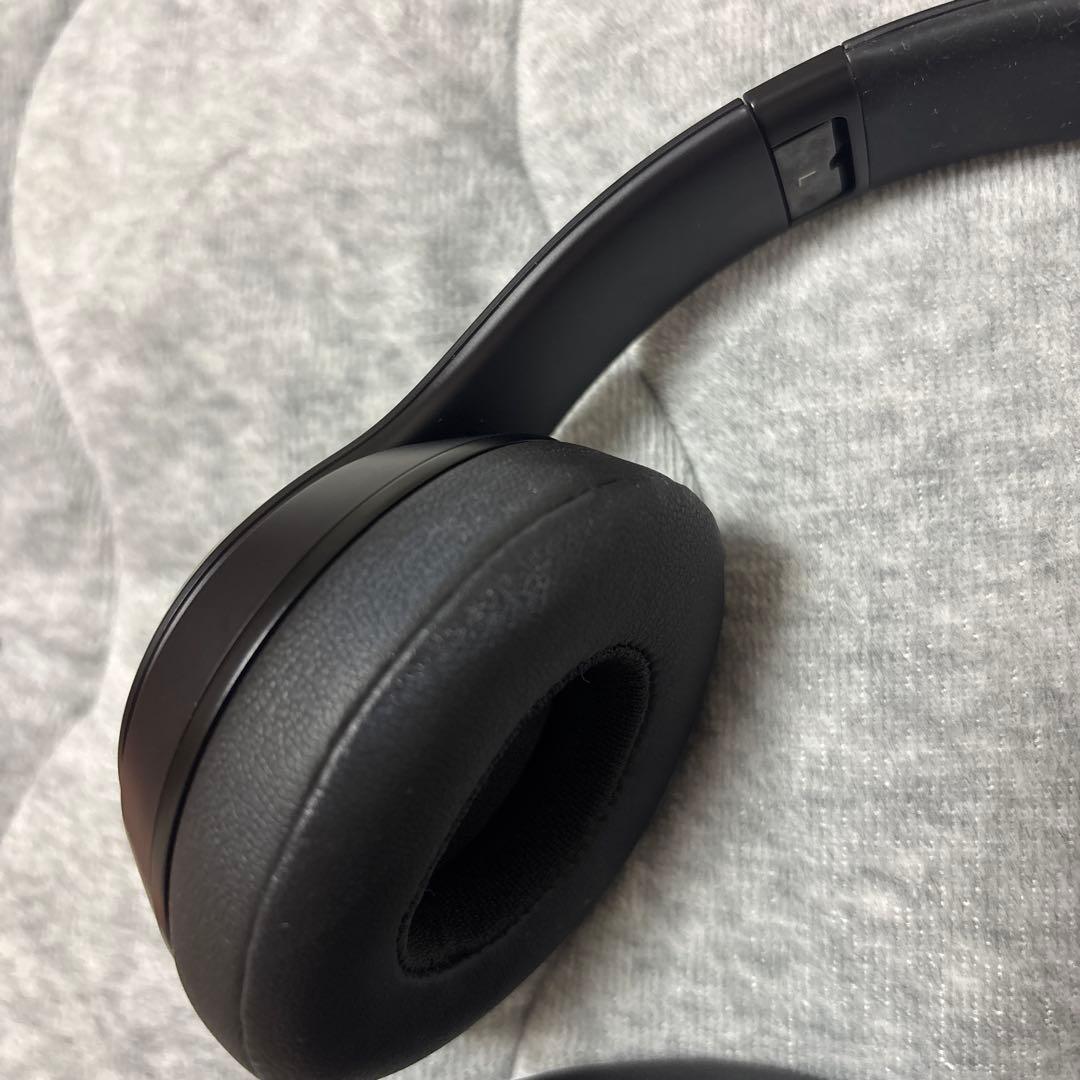 BEATS SOLO 3ワイヤレスヘッドホン