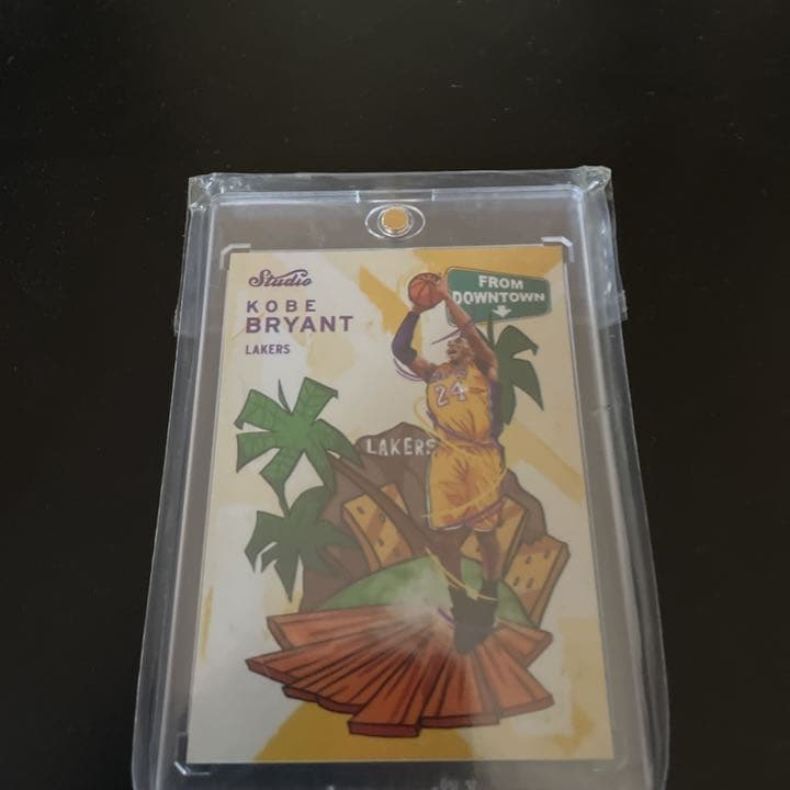 その他 Kobe Bryant studio from downtown