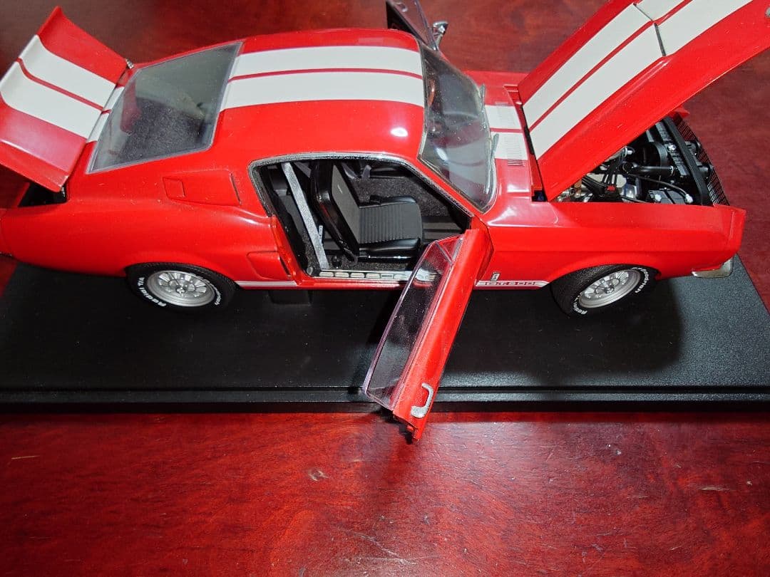1967 Shelby Mustang GT500 1/18スケールモデル
