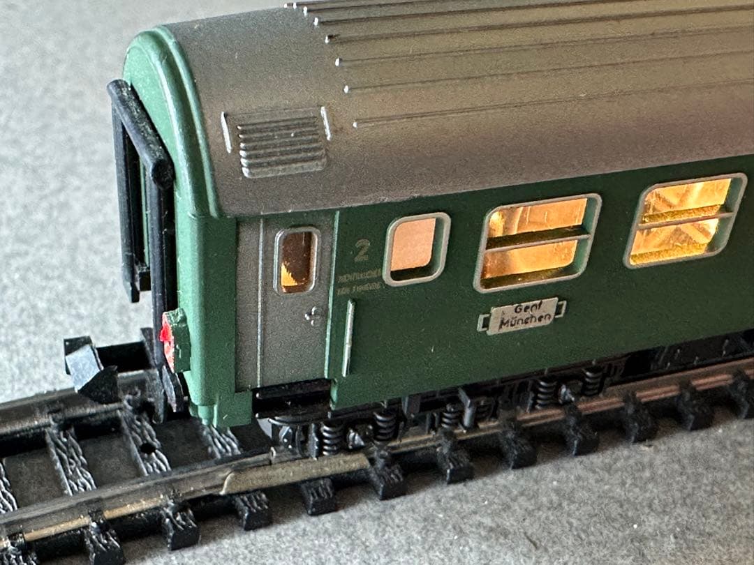 MINITRIX Nゲージ スイス急行客車と貨物車 5両セット