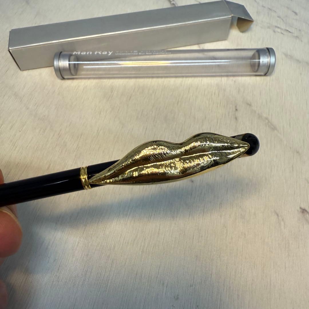 Man Ray 唇型ボールペン