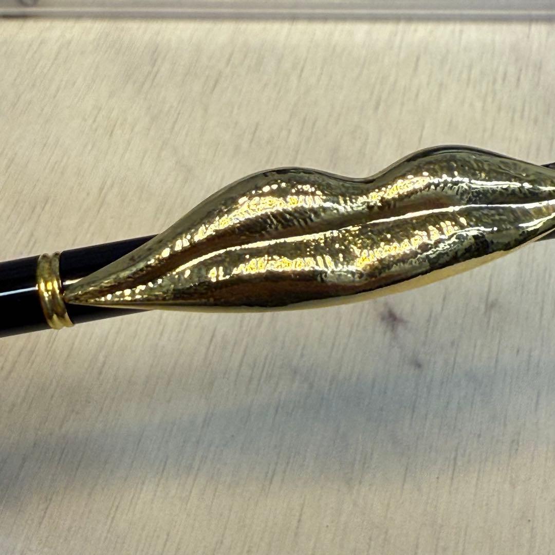 Man Ray 唇型ボールペン