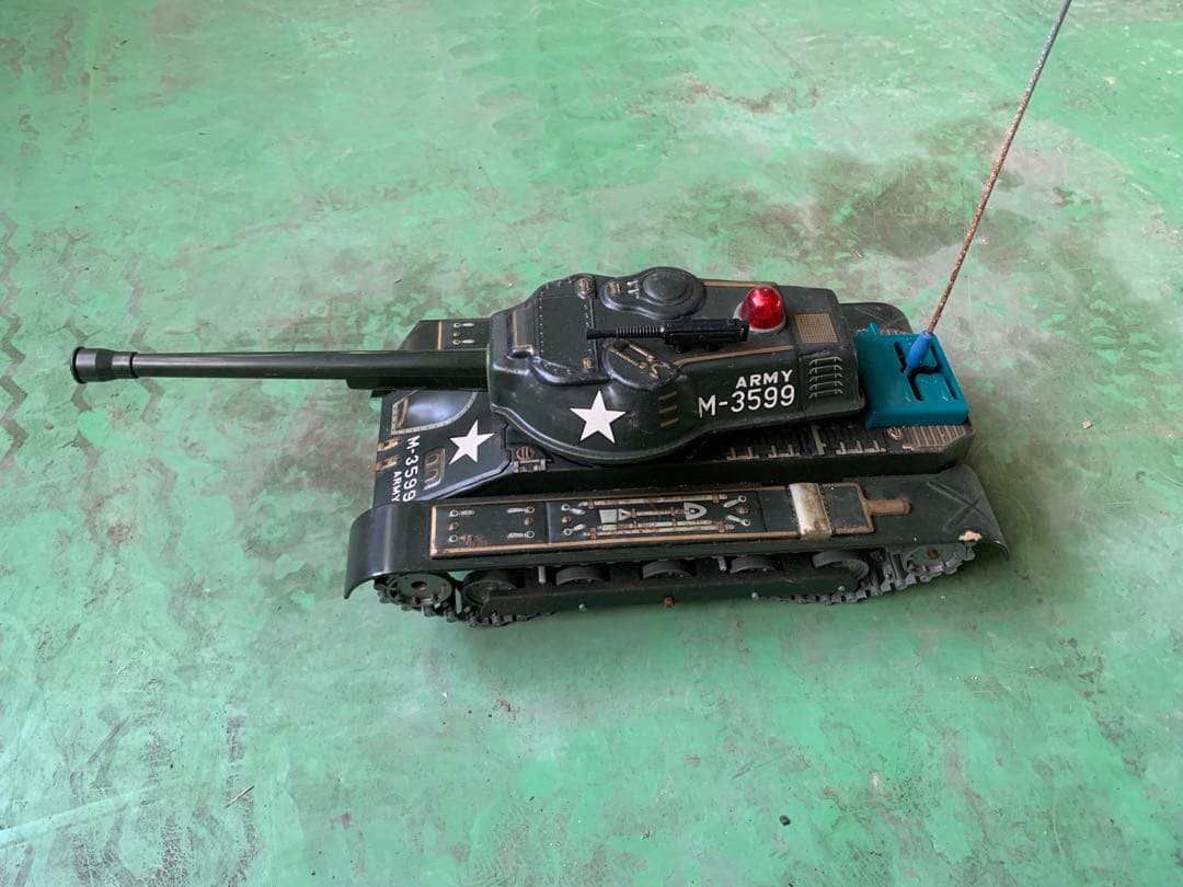 ブリキのおもちゃ