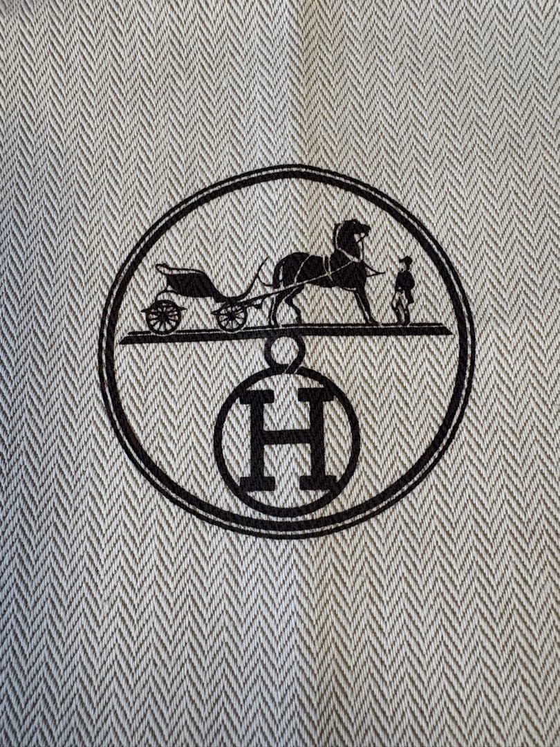 正規品　極美品HERMES バック保存袋 巾着 （45.5x44cm)タグ付