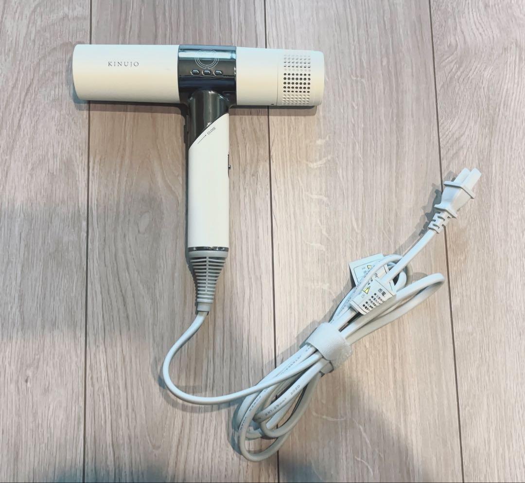KINUJO キヌージョ ヘアドライヤー　KH001 ホワイト