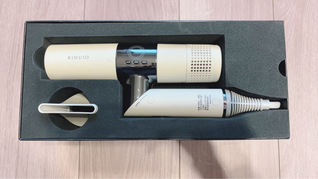 KINUJO キヌージョ ヘアドライヤー　KH001 ホワイト
