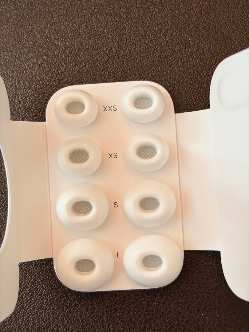 Appple AirPods Pro 3 エレコム　ファブリックケース付き