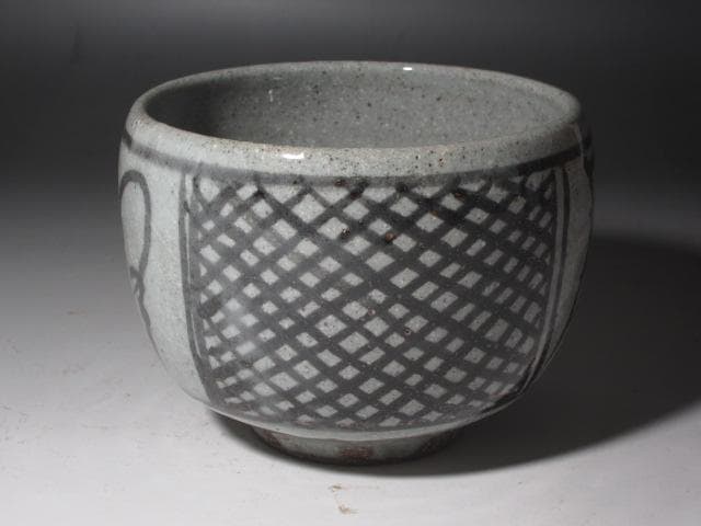 ☆　バーナード・リーチ　茶碗　目をひく一品です☆y390