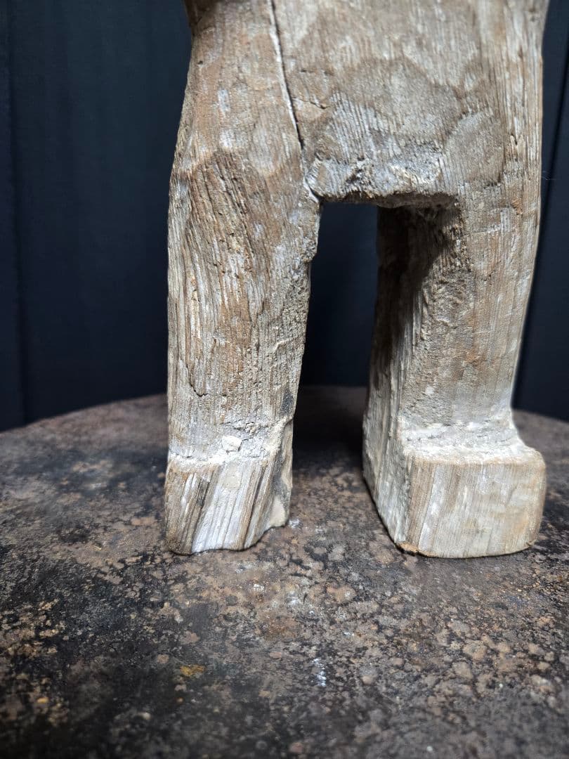 ネパール？祈りの像？彫像木彫り像プリミティブアート　プタリ？