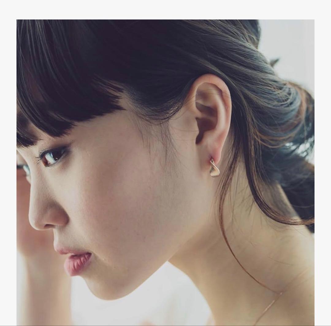 【美品】エテ フープピアス ペタル