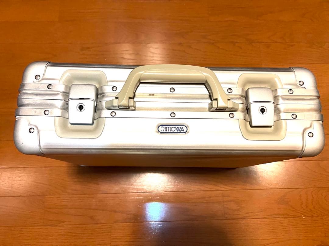 RIMOWA アタッシュケース　 アルミニウム ビジネスバッグ シルバー