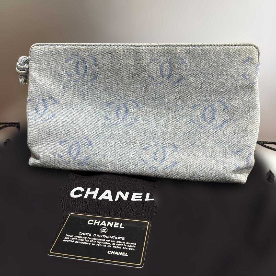CHANEL デニムブルー クラッチバッグ