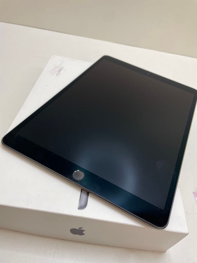 iPad Air 第3世代 64Gb Wi-Fi + Cellular 85%