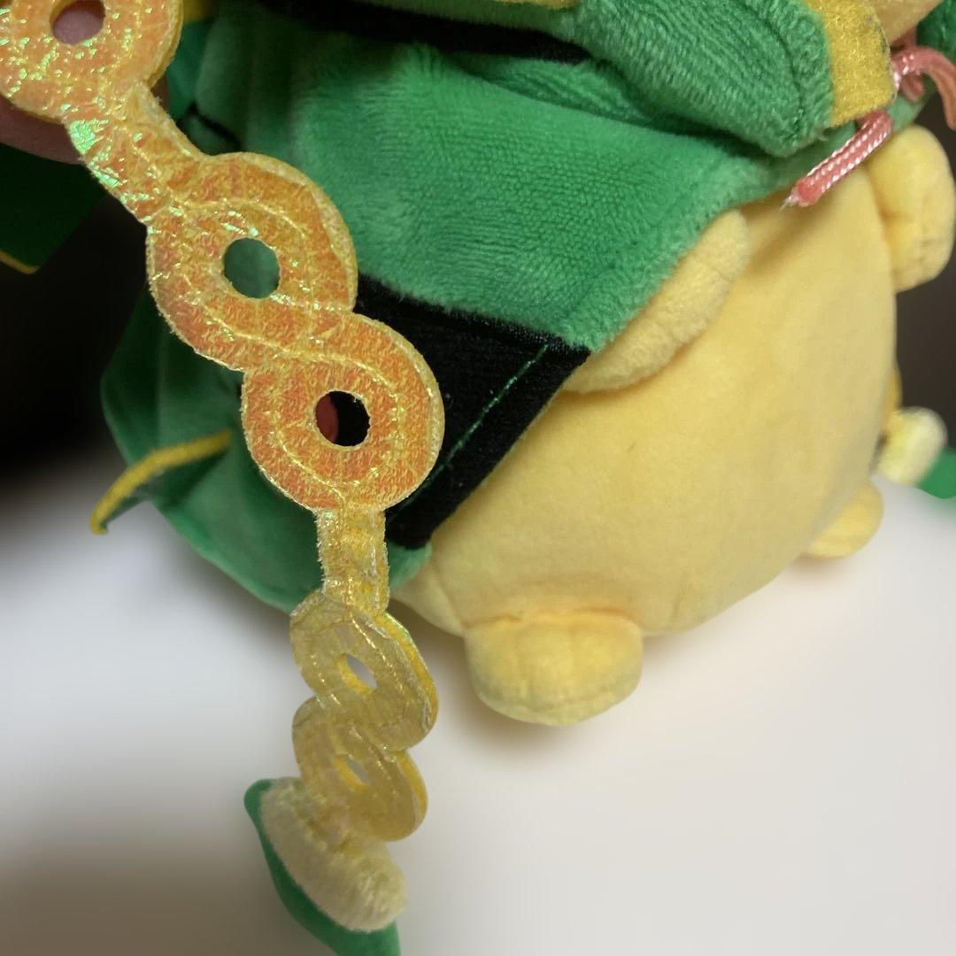 メガレックウザのポンチョを着たピカチュウ ぬいぐるみ