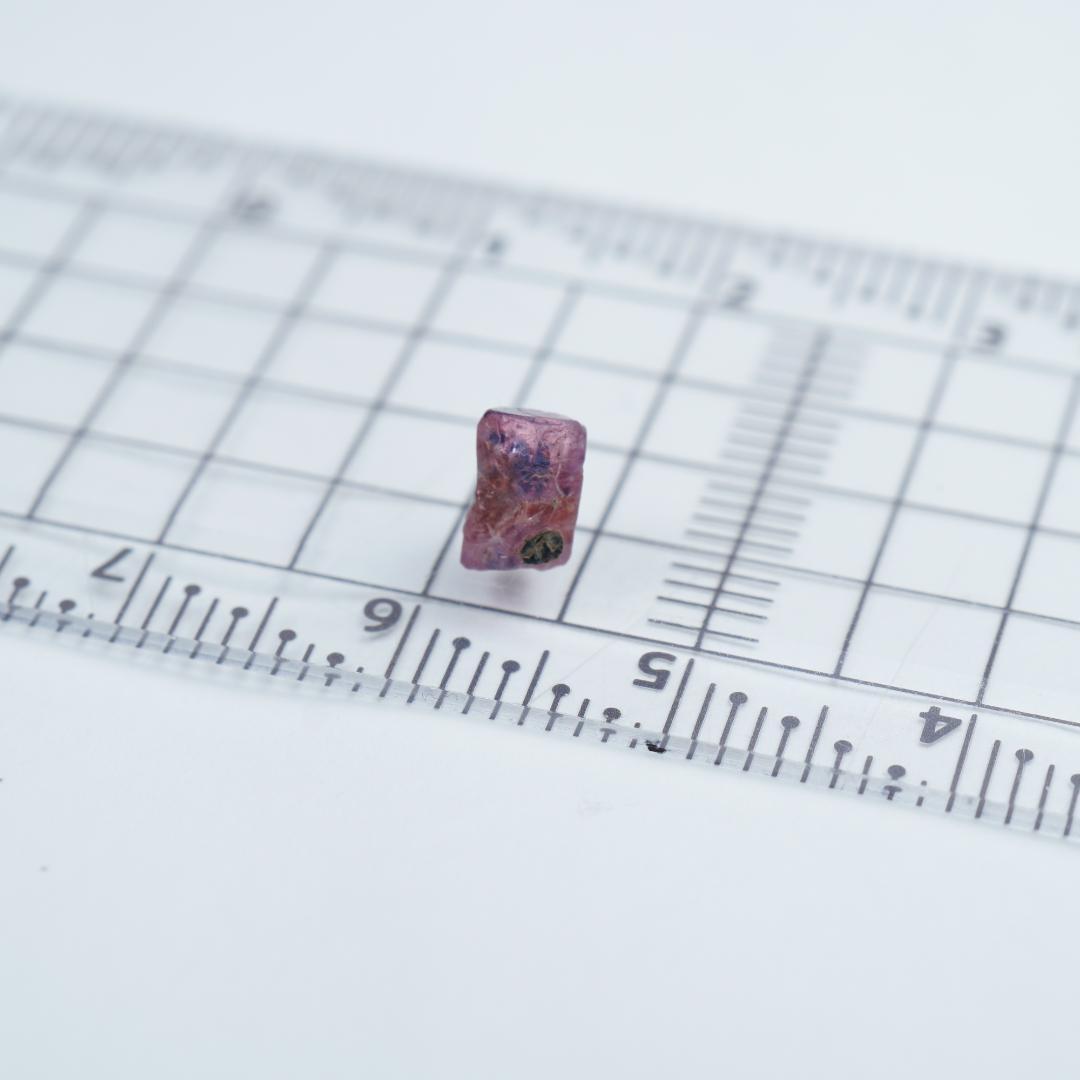 ウインザサファイア　結晶　タンザニア産