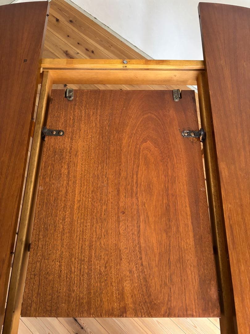 北欧ヴィンテージ　チーク　ラウンドエクステンションテーブル