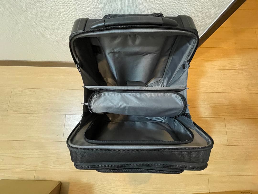 TUMI小型キャリーケース