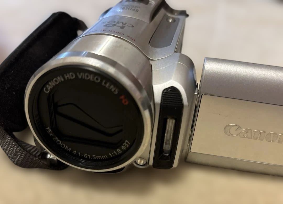 d*7様 Canon iVIS HF M32 デジタルビデオカメラ