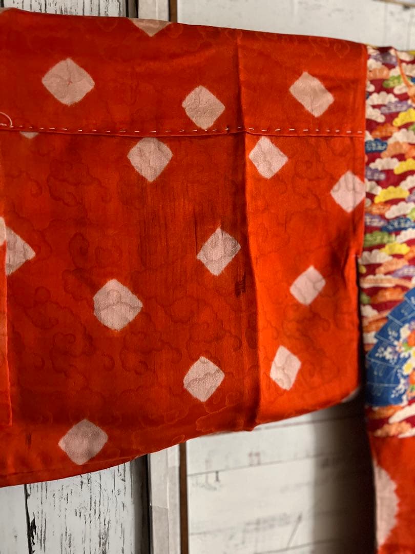 5303◆古布時代古裂アンティーク長襦袢朱色絞り染雲織柄赤に扇面松コレクションに