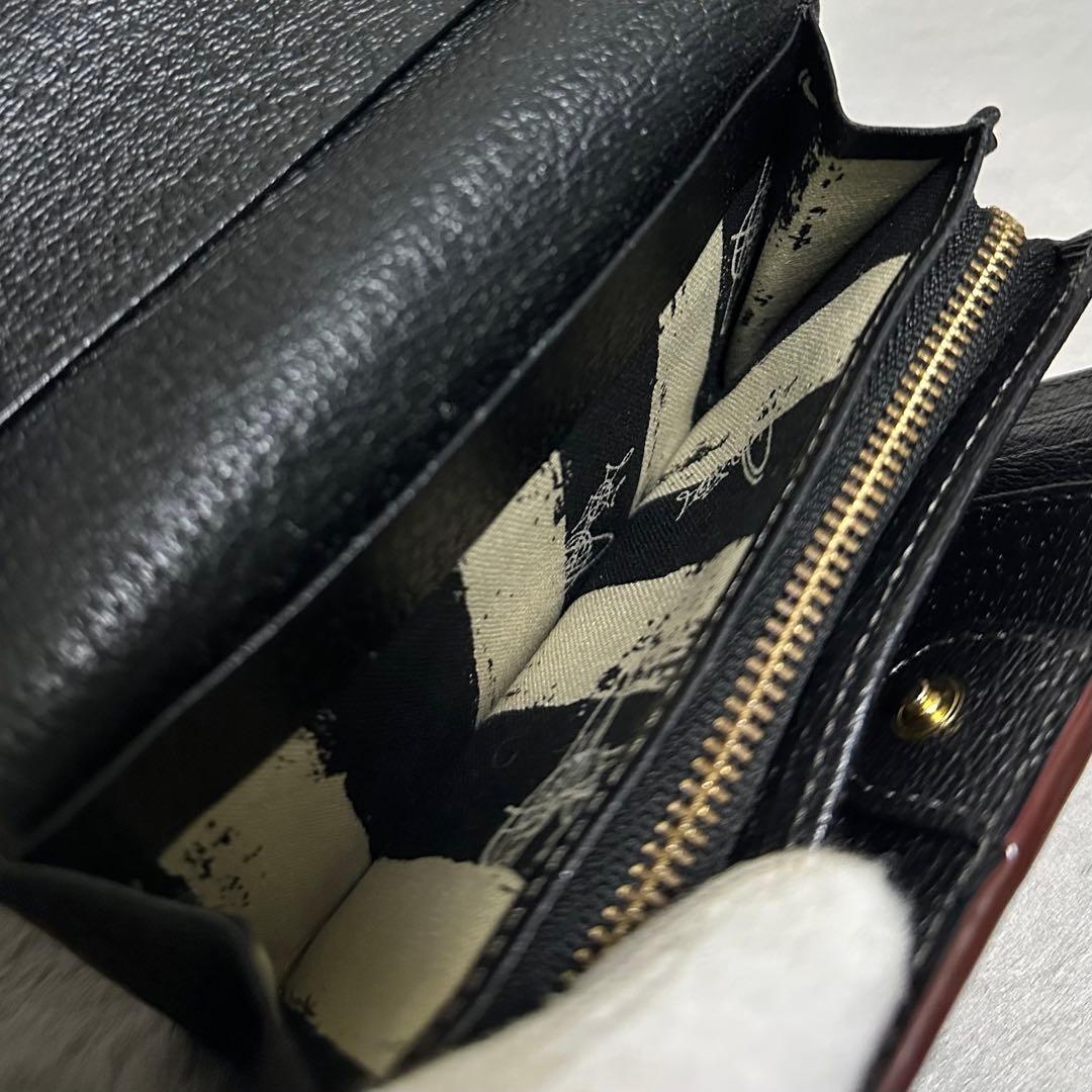 Vivienne westwood オーブロゴ　折り財布　ラウンドファスナー