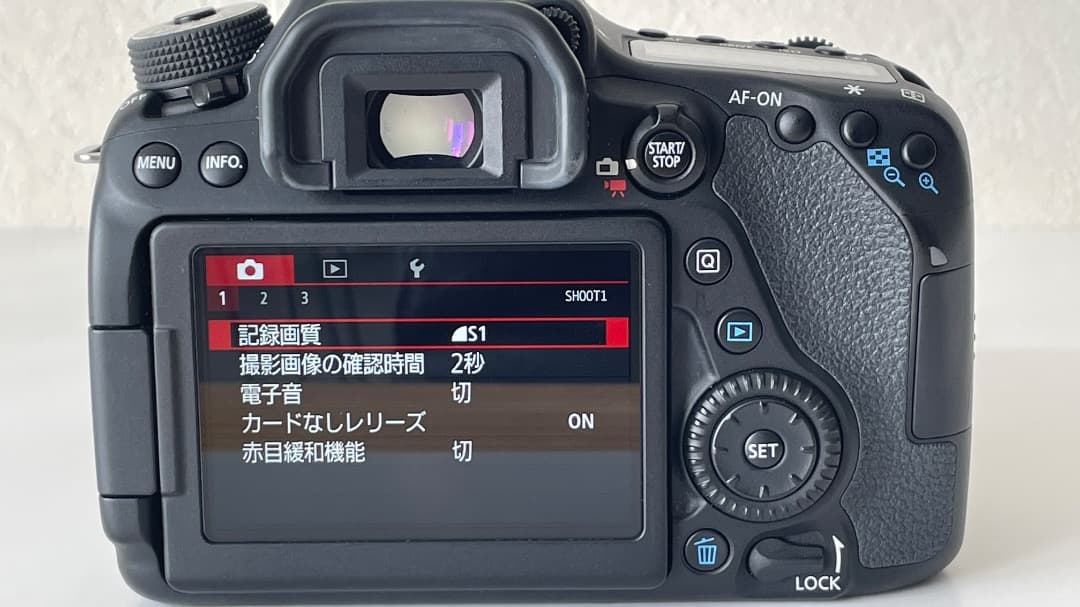 ⭐️美品⭐️ Canon EOS 80D本体＋Wレンズ　バッテリー2個付き