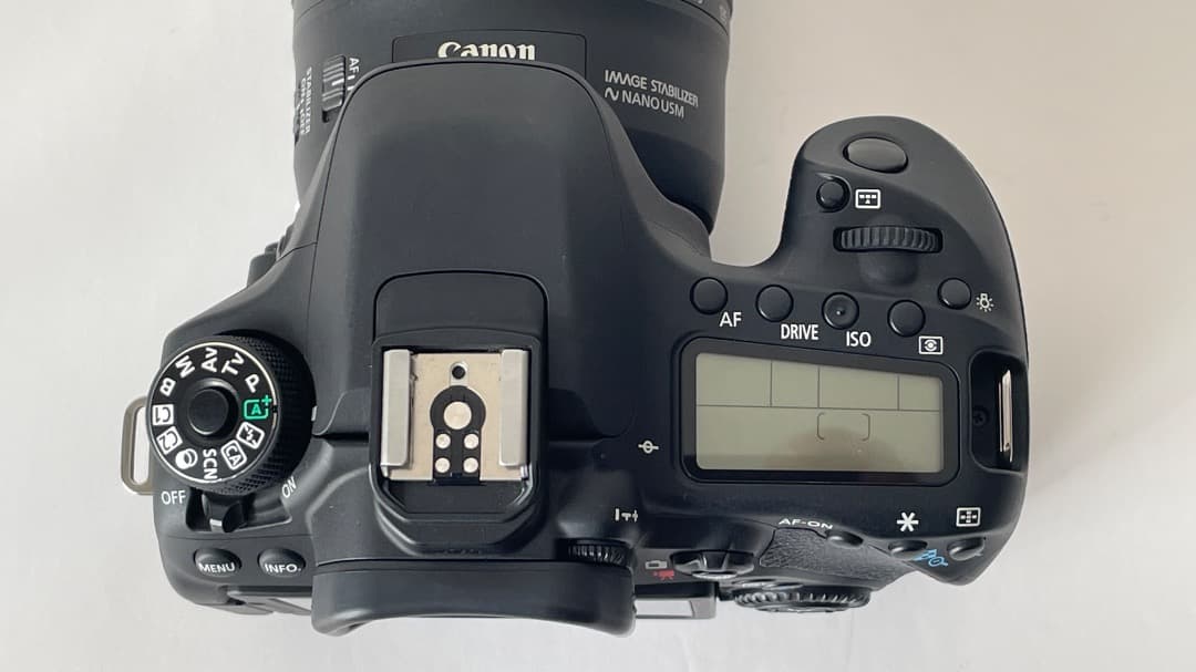⭐️美品⭐️ Canon EOS 80D本体＋Wレンズ　バッテリー2個付き