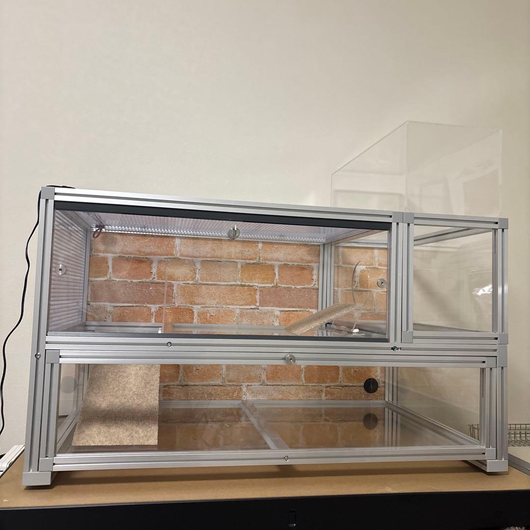 小動物ケージ　ハリネズミ　二階建てケージ　ライト付き