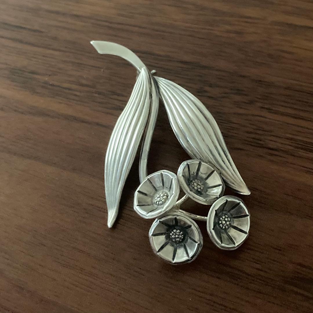ヴィンテージ＊ブローチ　ボタニカル　フラワー　シルバー　アンティーク　　北欧