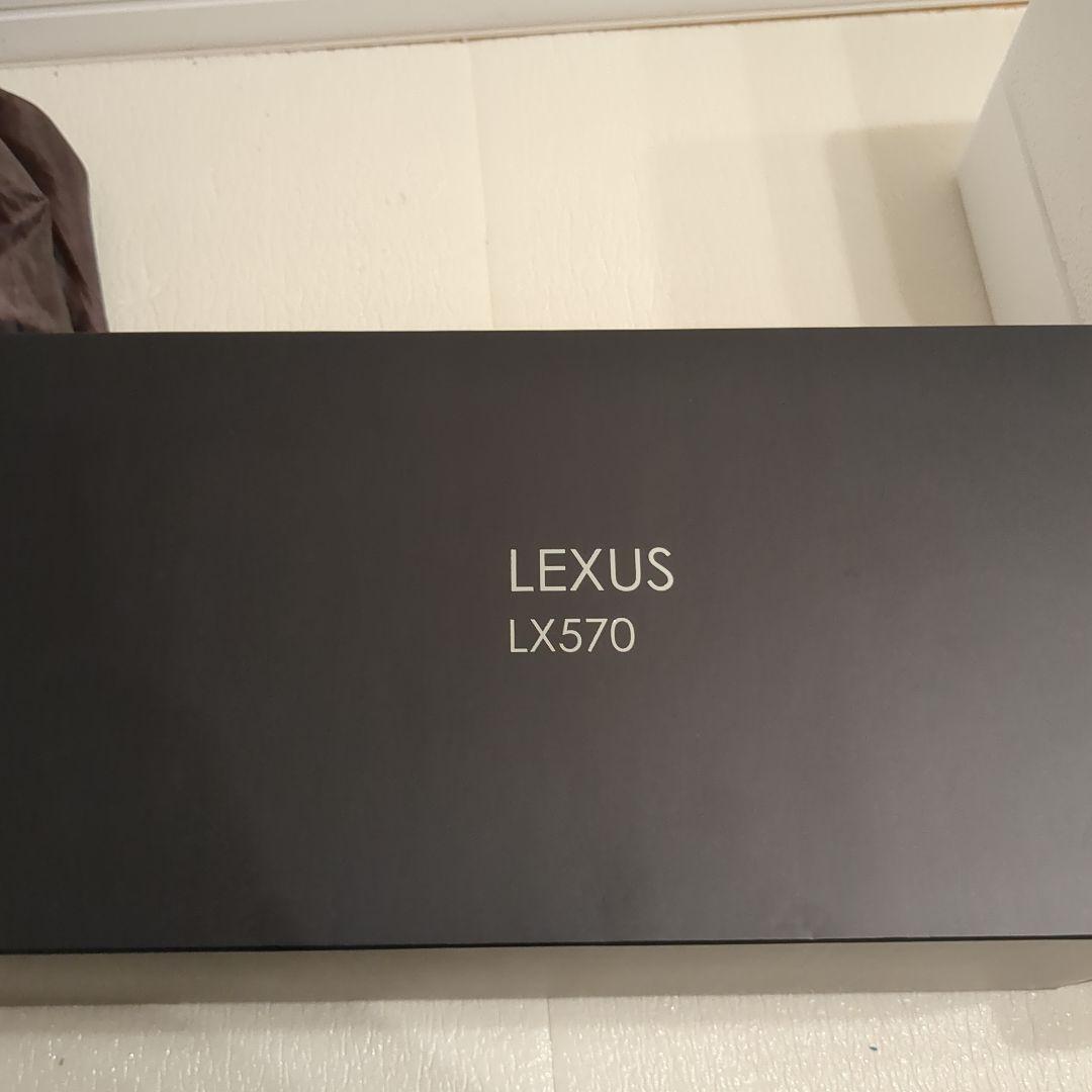 レクサスLX570　京商　1/18　箱付き