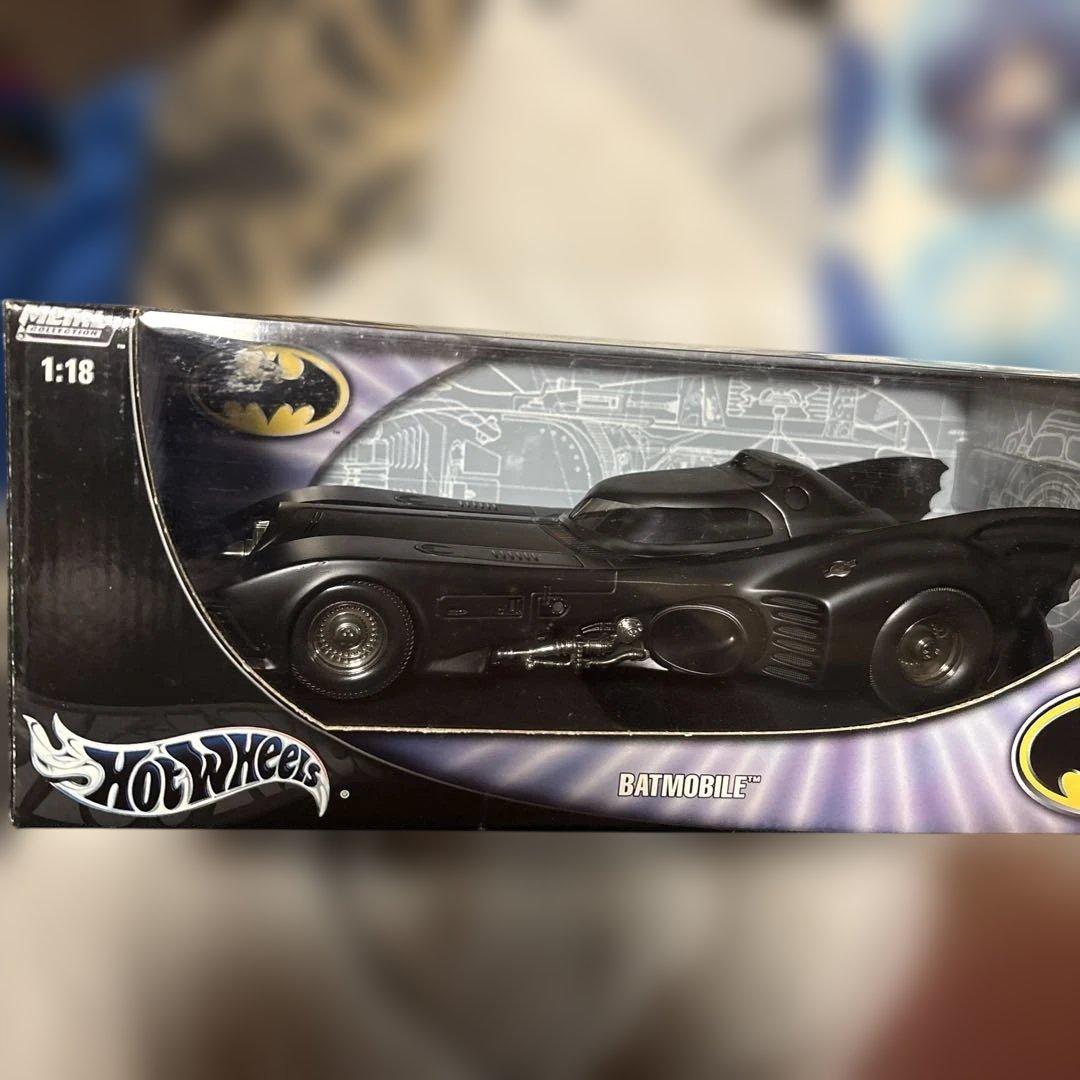 バットマン　バットモービル