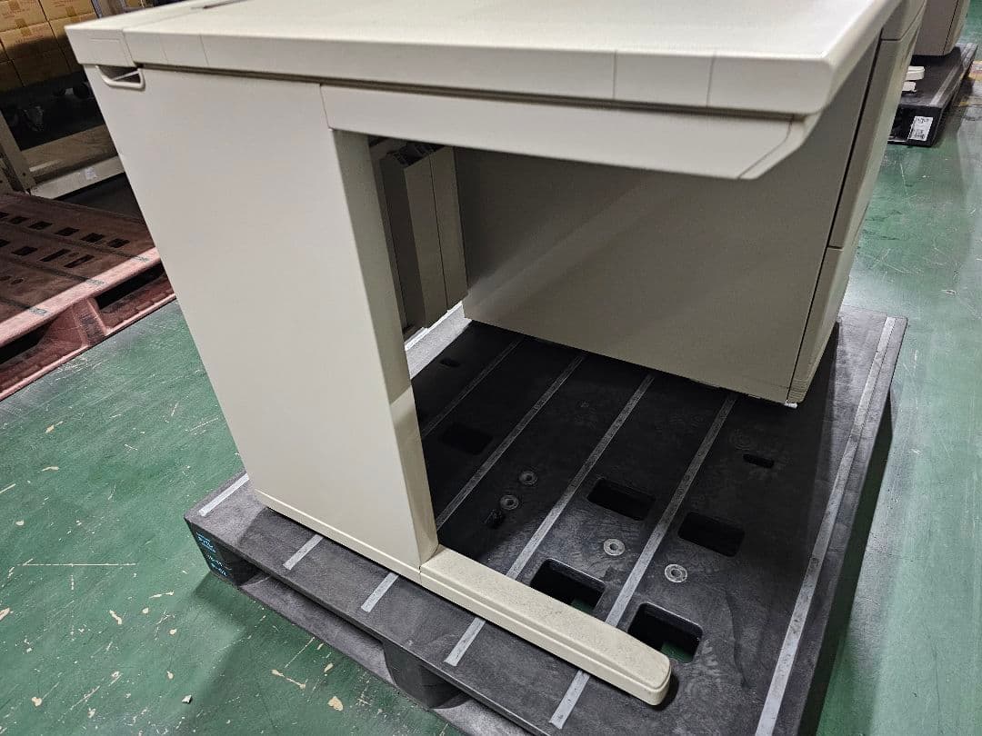 KOKUYO　ホワイトオフィスデスク 引き出し付き