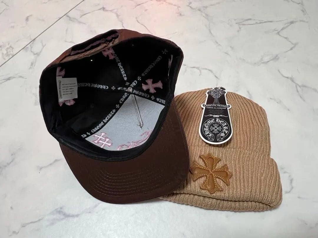 CH Chrome Heartsブラウンキャップとベージュニット帽セット